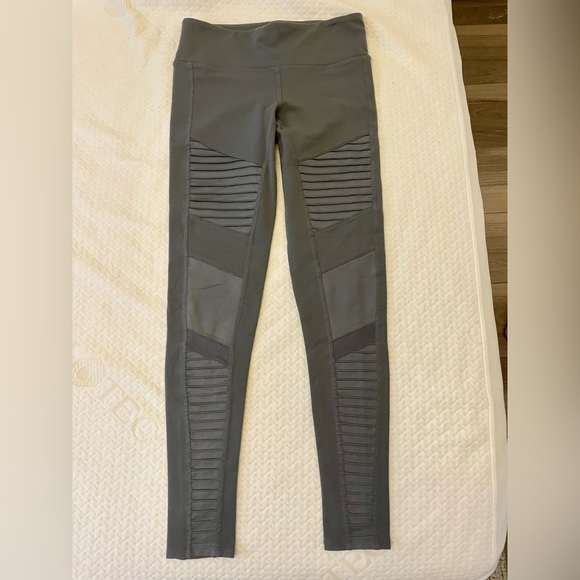 ALOY YOGA MOTO Leggings GRAY XS - Picture 4 of 6